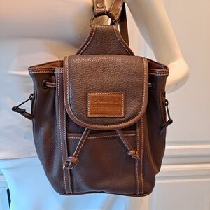 Carryland Brown Tan Faux Leather Vintage 80s 90s Drawstring Closure Backpack